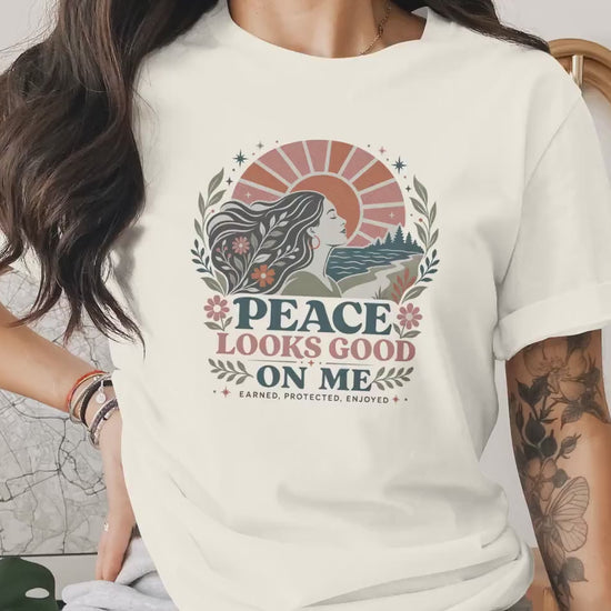 Peace Looks Good On Me Tee | Boho Sun Ocean Shirt | Self Care Positive Quote T-Shirt | Nature Lover Graphic Tee | Gift for Her